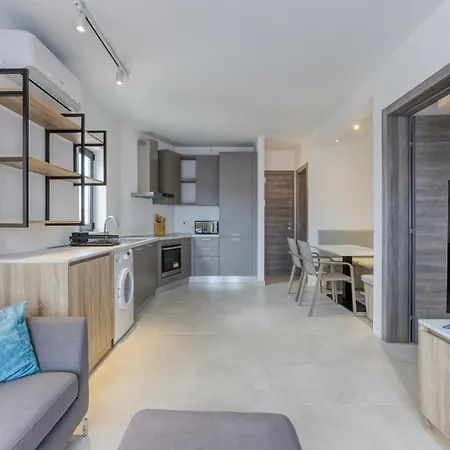 Apartament Cosy Penthouse With Terrace & Views In St Julians By 360 Estates