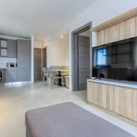 Cosy Penthouse With Terrace & Views In St Julians By 360 Estates San Ġiljan