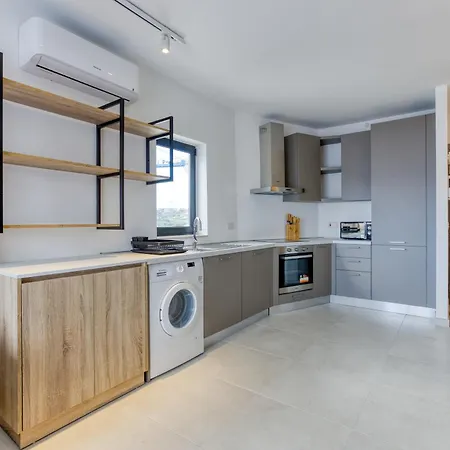 Cosy Penthouse With Terrace & Views In St Julians By 360 Estates * Saint Julian's