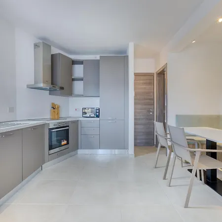 Apartamento Cosy Penthouse With Terrace & Views In St Julians By 360 Estates *